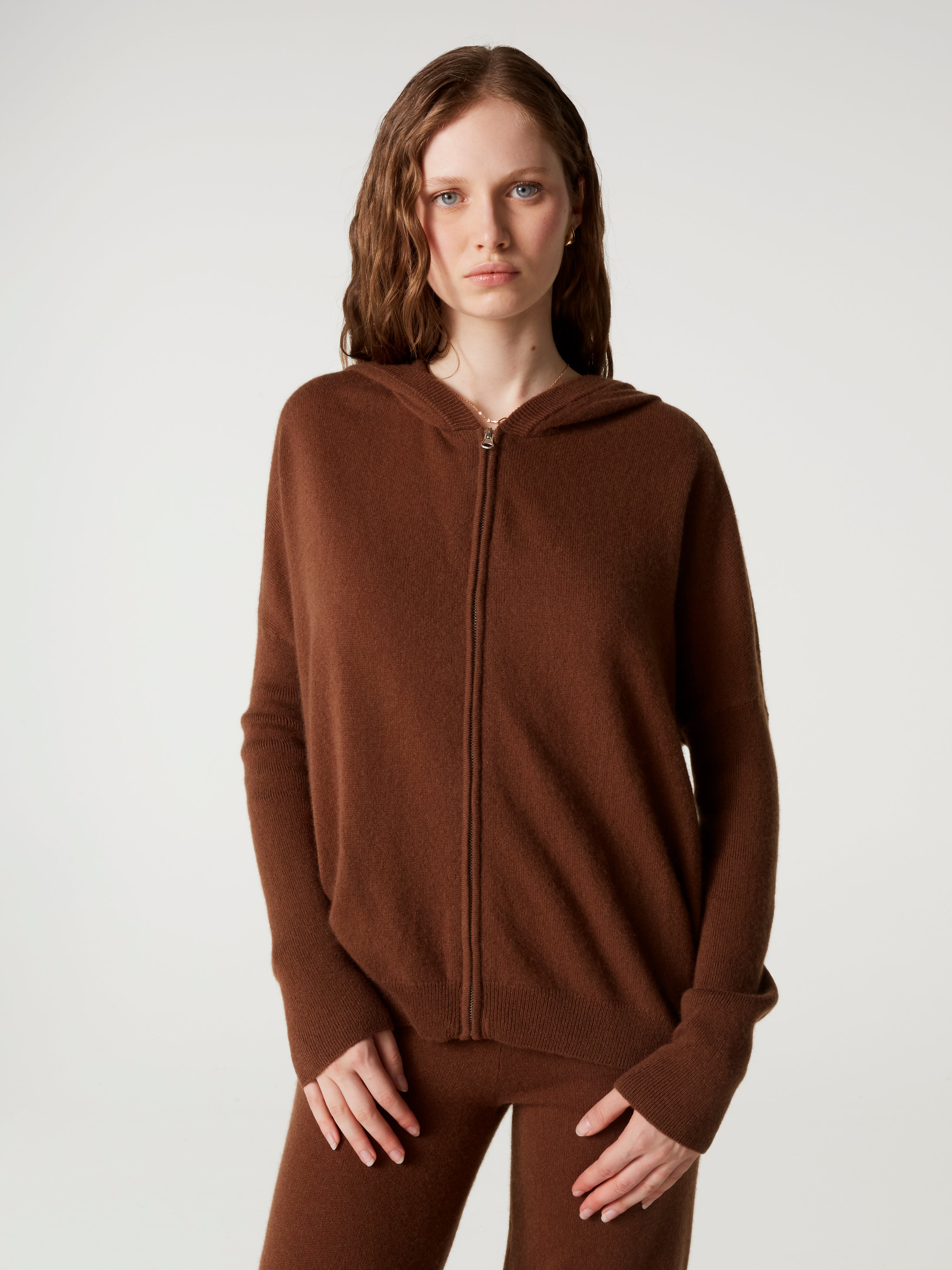 absolut-opale-kapuzen-poncho-mit-rei-verschluss-100-kaschmir-coffee-ivory image 4