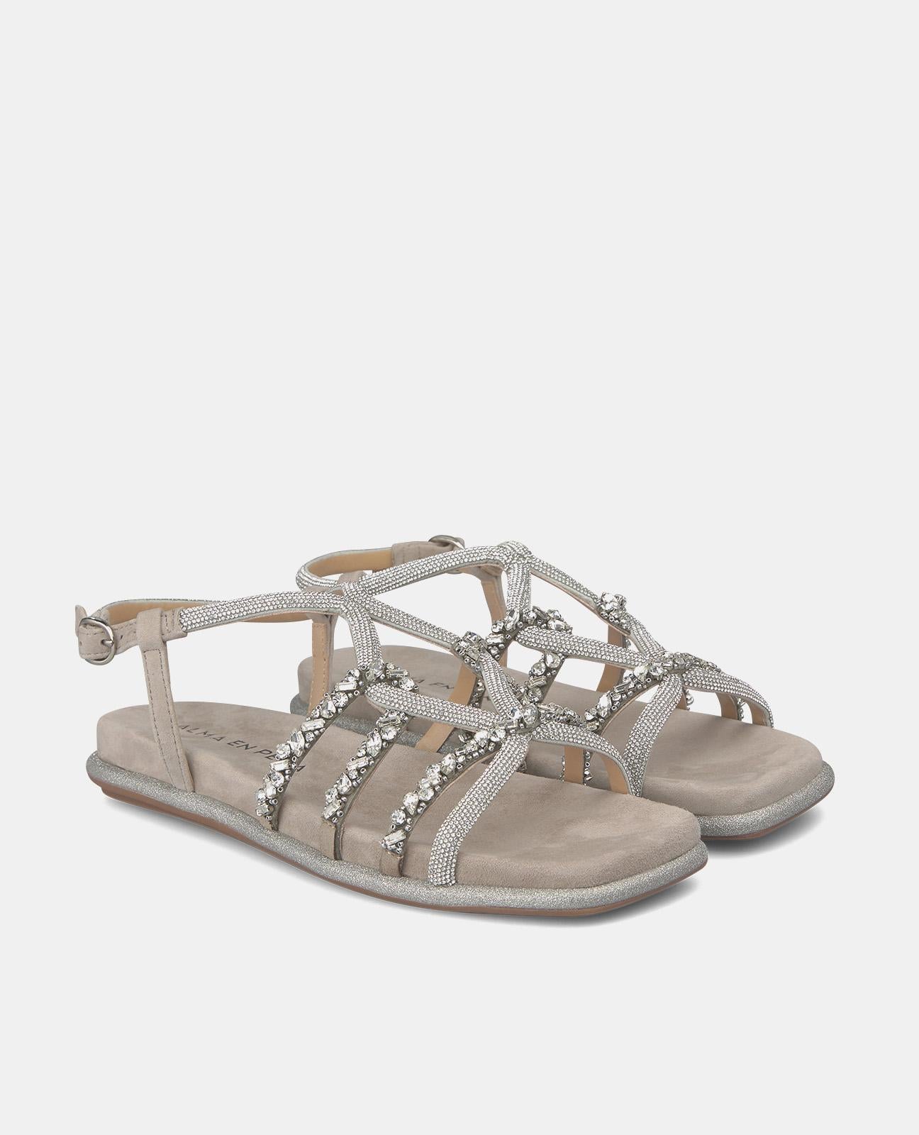 alma-en-pena-flat-interlaced-buckle-sandal-flache-sandale-strass-braun-1-cm image 2