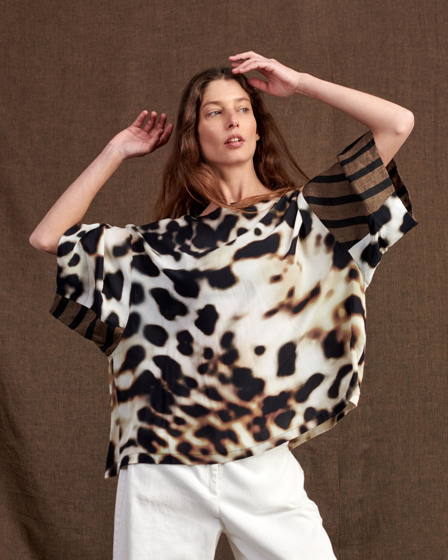 alembika-osprey-chiffon-top-leopard image 1