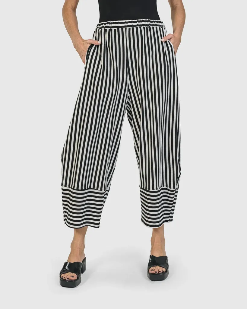 alembika-urban-stripes-lantern-pants-black-hose image 1