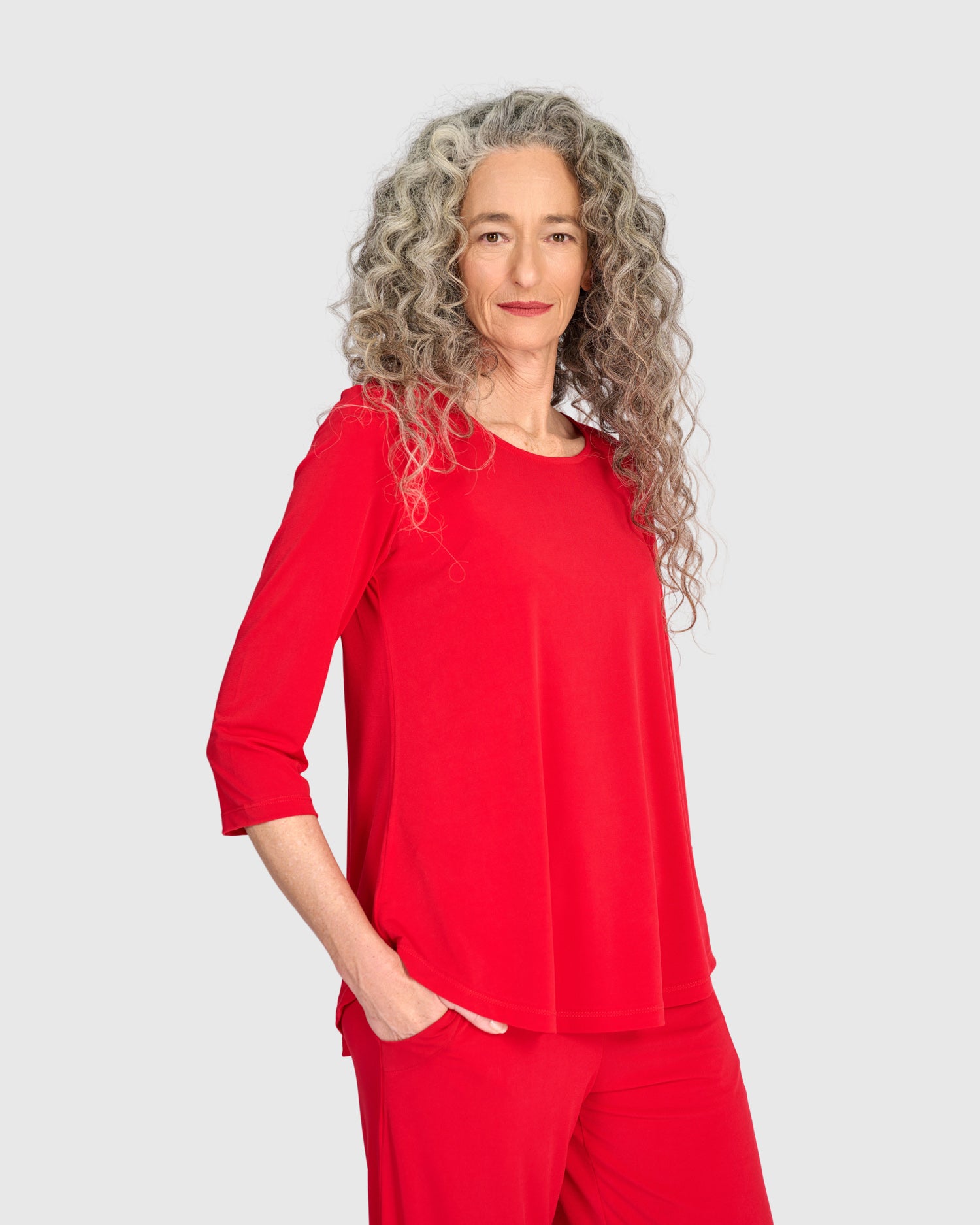 alembika-essential-slinky-crew-top-rot image 6