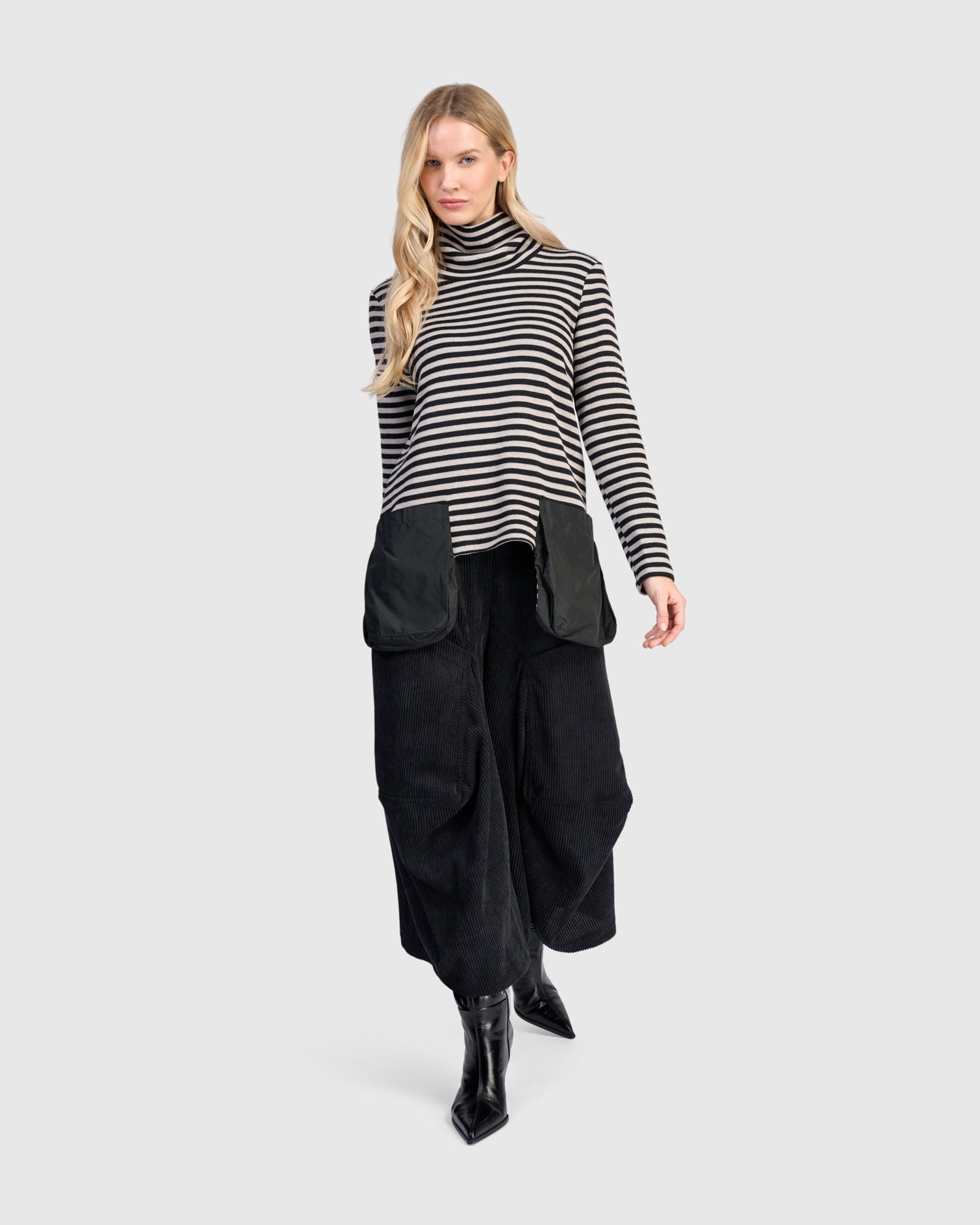 alembika-urban-vik-pockets-turtleneck-schwarz-cloud-streifen image 8
