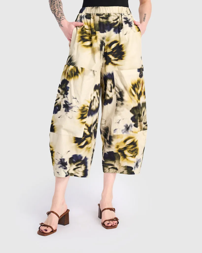 alembika-nerolina-barrel-hose-beige-floral image 1