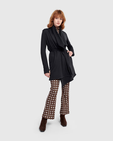 alembika-urban-cloud-wrap-cardigan-wickel-strickjacke-schwarz image 7