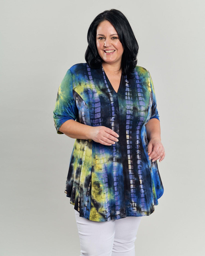 alembika-dreamy-v-ausschnitt-top-tie-dye image 1