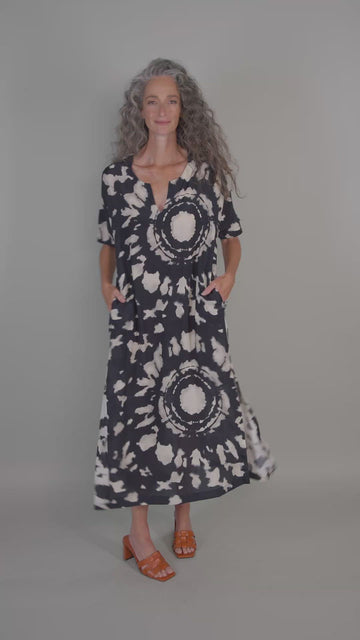 alembika-breezy-maxi-kleid-tribal-mit-taschen image 4