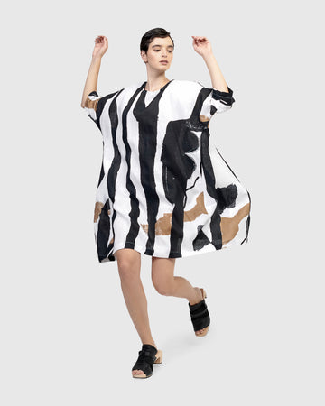 alembika-urban-amsterdam-oversized-dress-zebra-kleid image 5