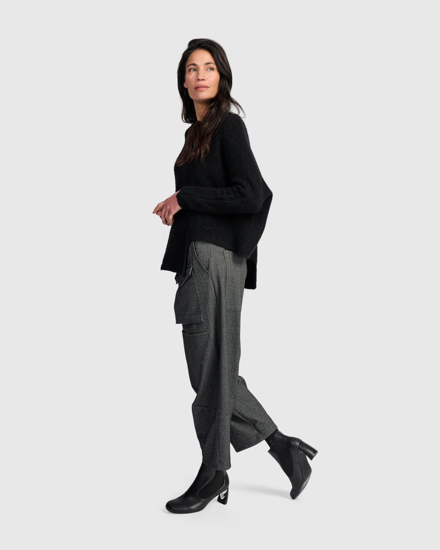 alembika-sculpt-boxy-sweater-pullover-black image 4