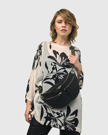 alembika-crossbody-sling-bag-schwarz-leder image 3