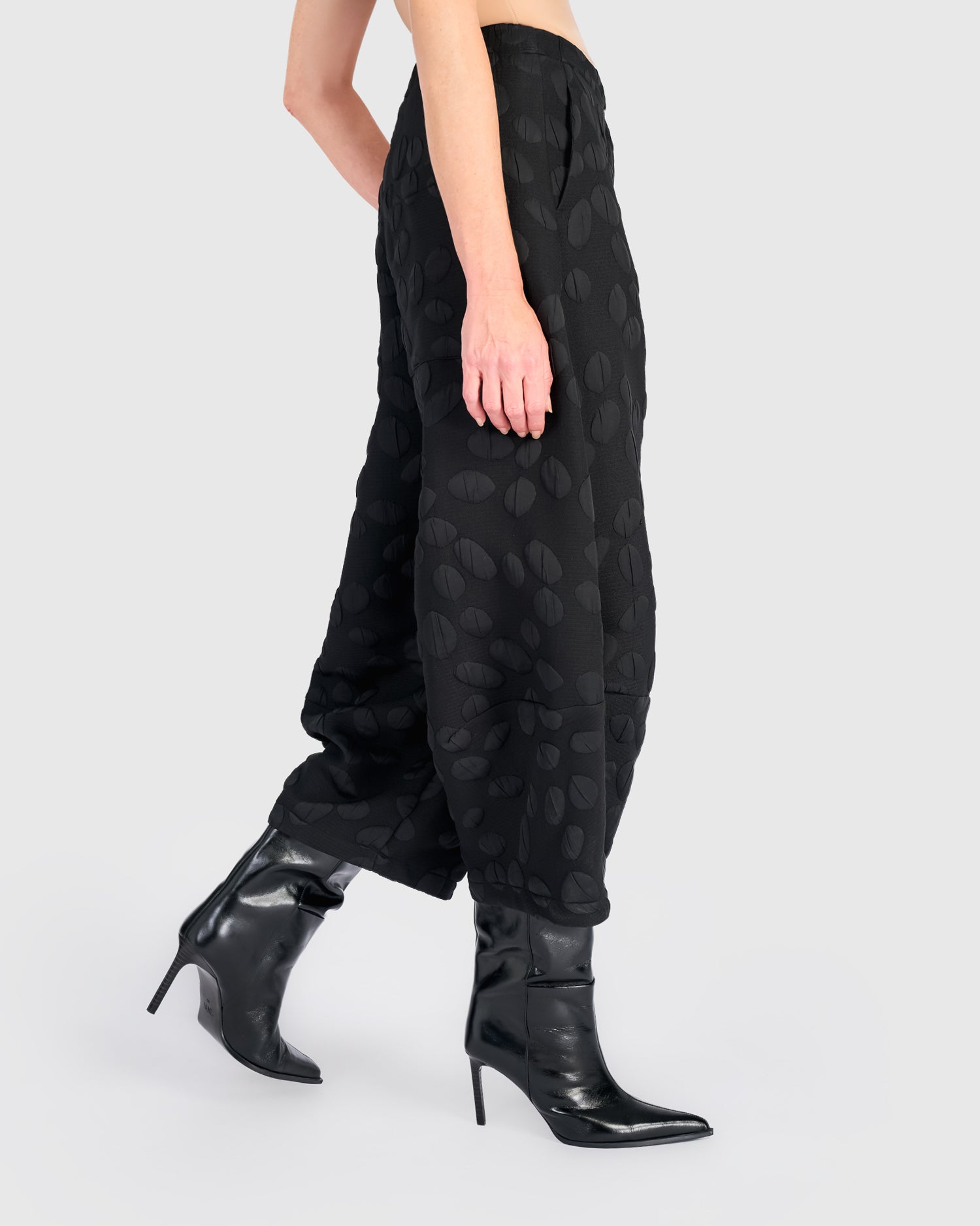 alembika-intermezzo-lantern-hose-black-spots image 5