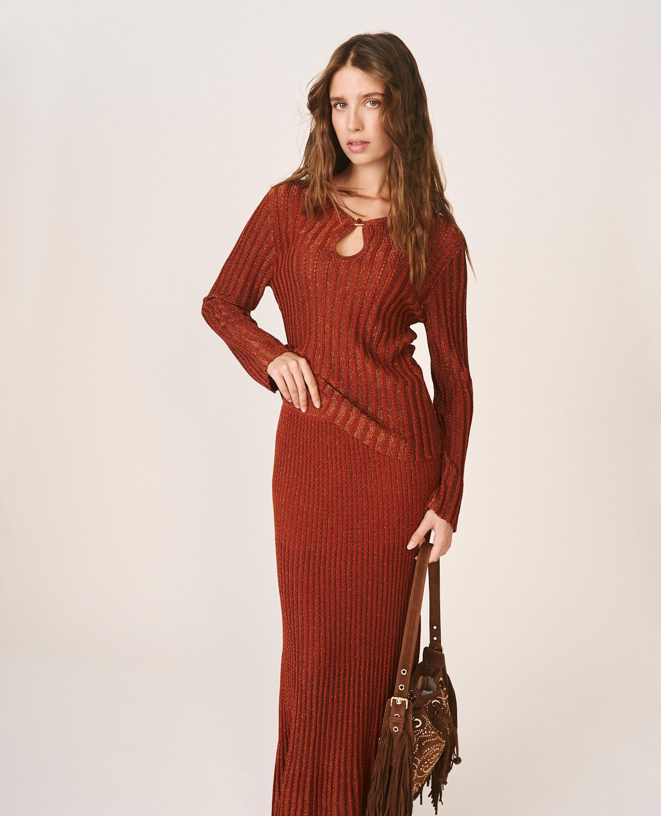alma-en-pena-long-ribbed-skirt-braun-rippstrick-mit-glanz image 4