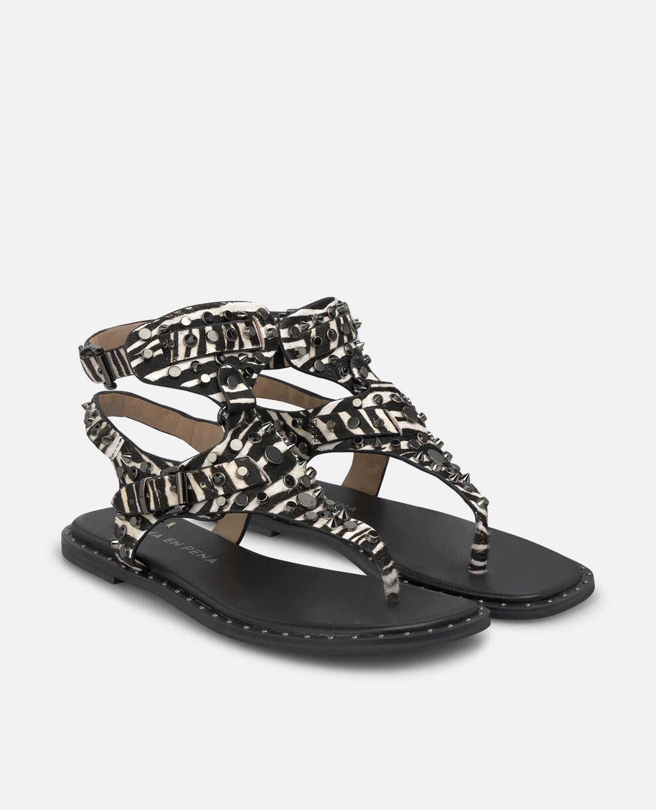 alma-en-pena-sandalen-wei-mit-print-und-nieten-und-kn-chelriemen image 2