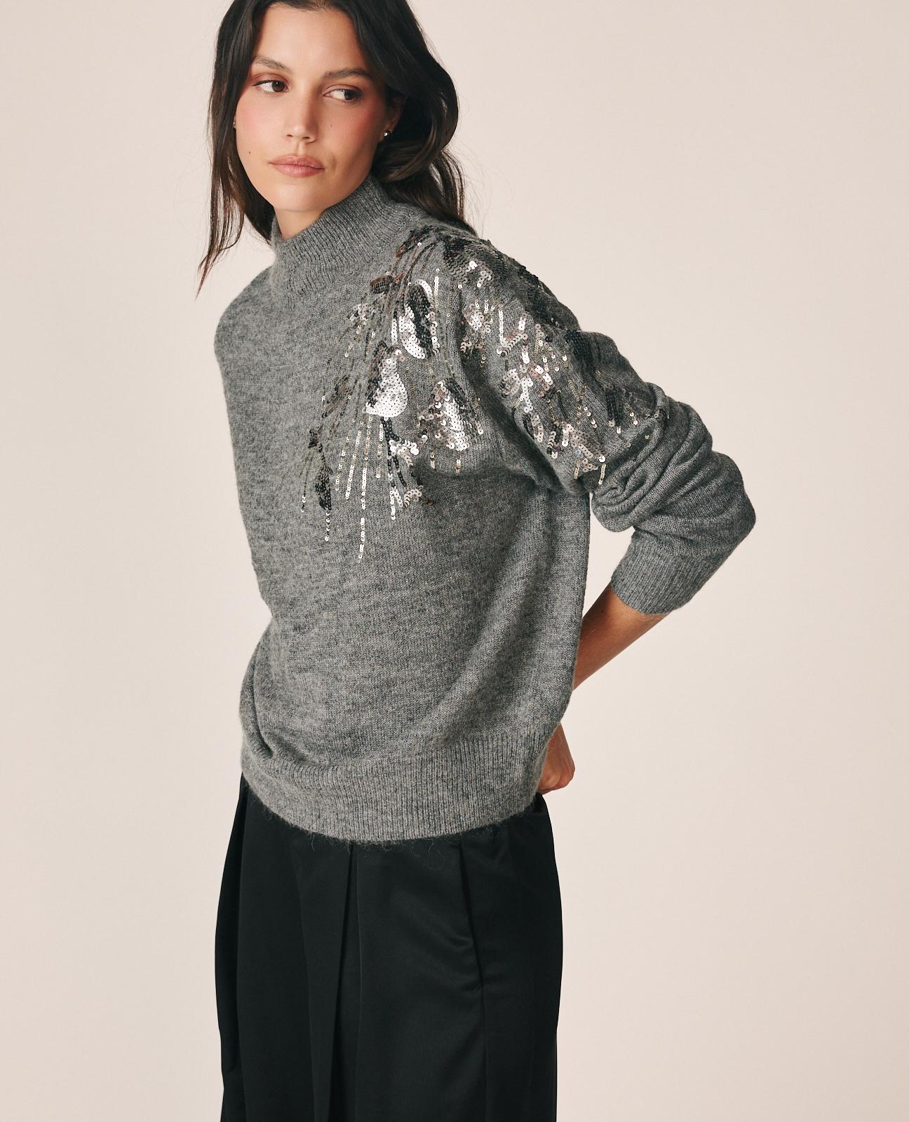 alma-en-pena-rollkragenpullover-grau-mit-pailletten-stickerei image 2