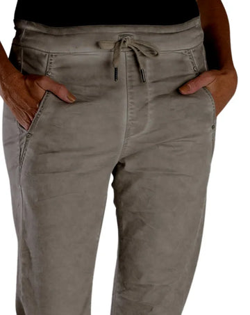 alembika-iconic-stretch-jeans-charcoal-wash image 4