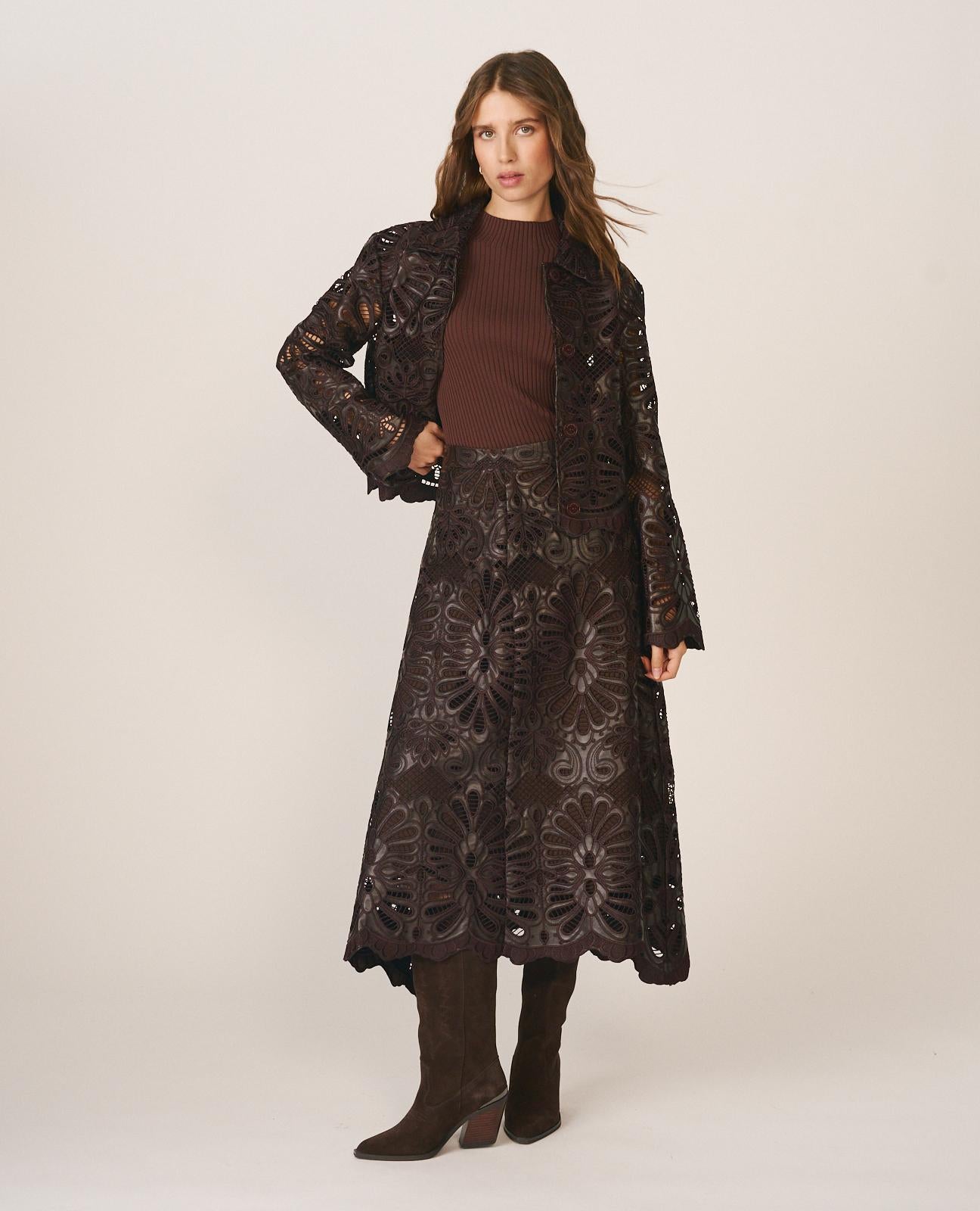 alma-en-pena-kunstleder-jacke-openwork-arabeske-bordeaux image 2