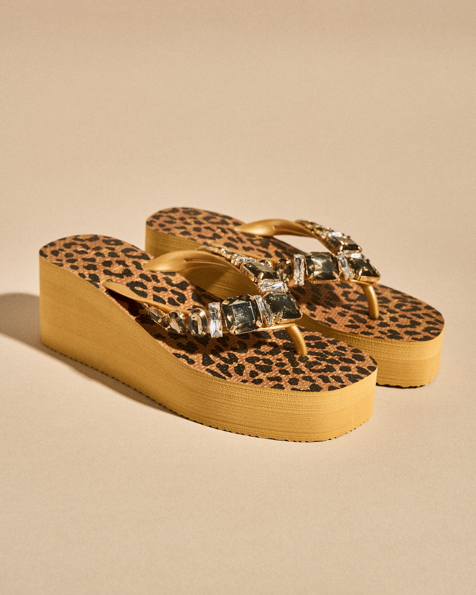 alma-en-pena-flip-flop-mit-schmuckdetails-zehentrenner-camel-4-5-cm-sohle image 1