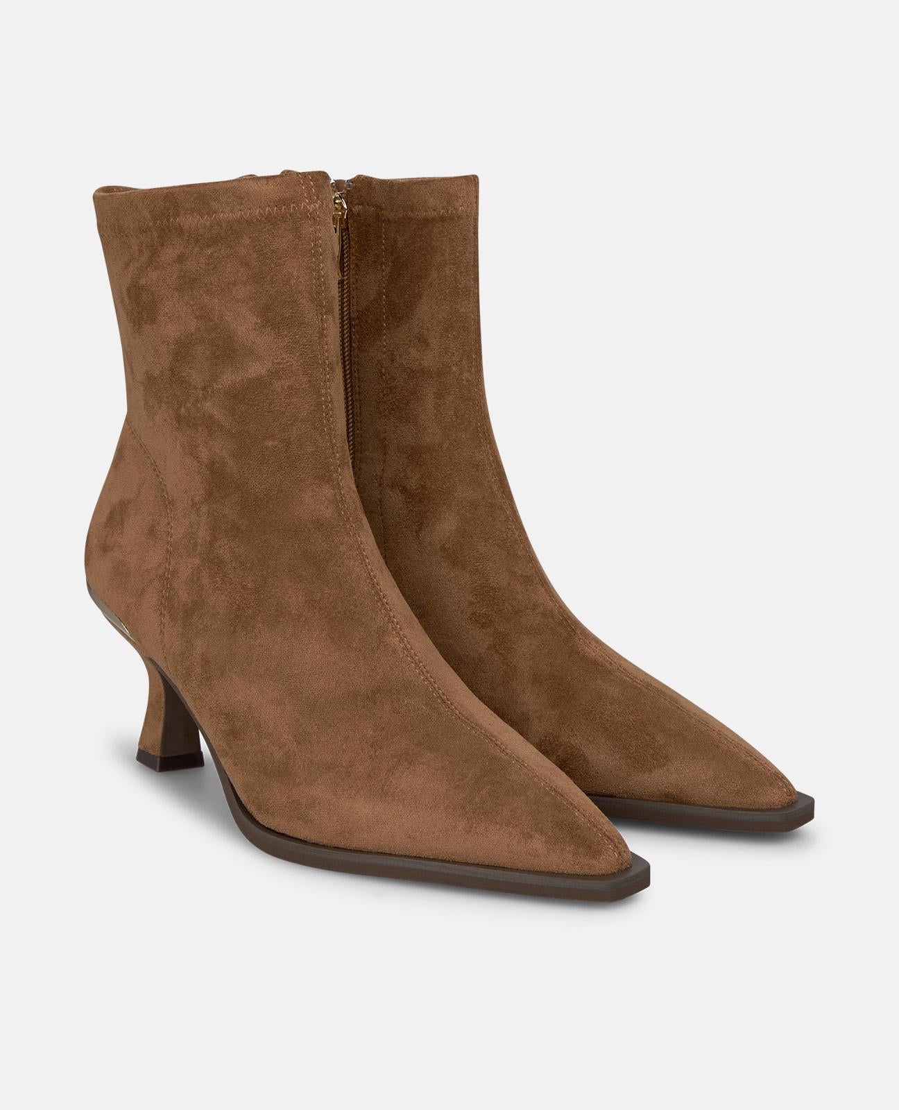 alma-en-pena-stiefeletten-mit-rei-verschluss-camel-ankle-boots-mit-trichterabsat image 2