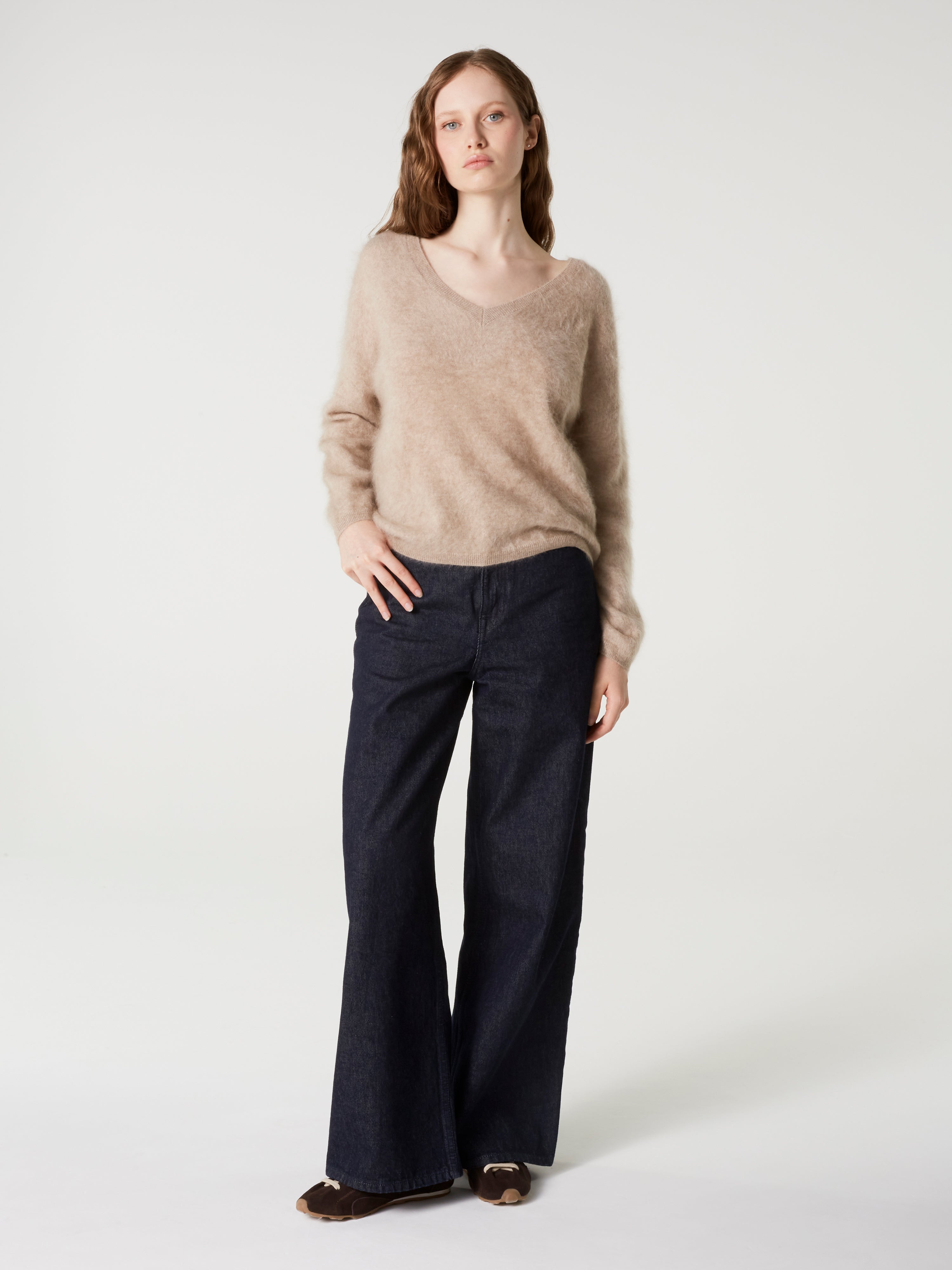 absolut-soeli-oversize-pullover-mit-v-ausschnitt-aus-geb-rstetem-kaschmir-f-r-da image 4