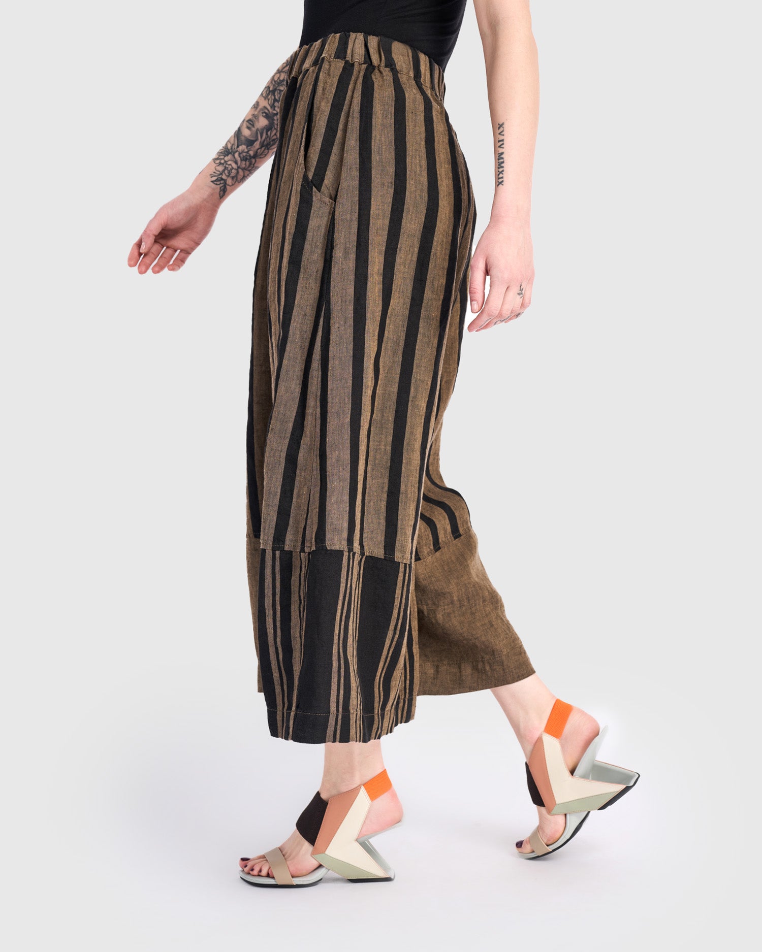 alembika-mesa-sp719t-leinenhose-wide-leg-sepia-black image 5