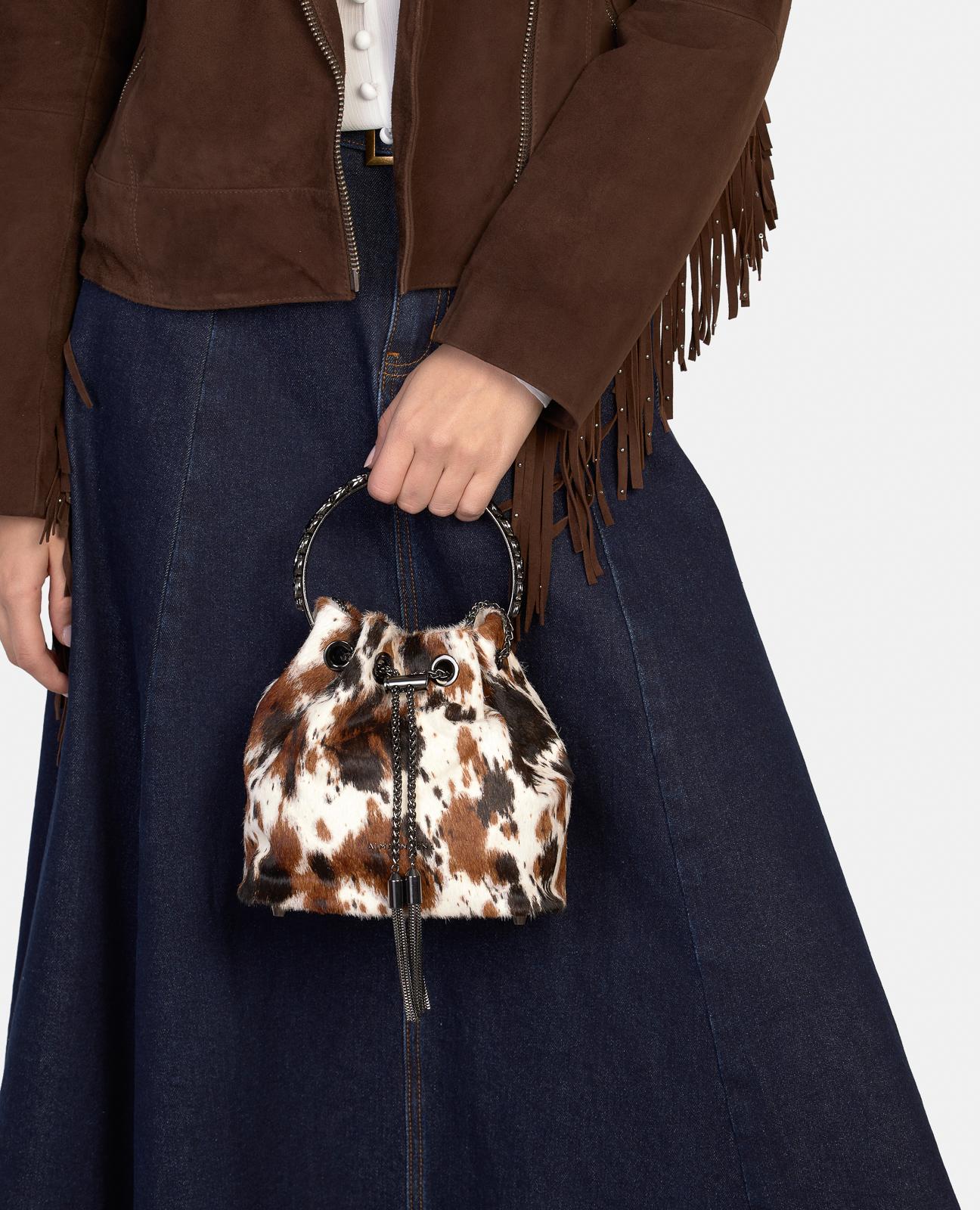 alma-en-pena-bowler-bag-aus-leder-mit-anh-nger-multicolor-kette-schulterriemen image 4