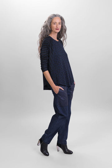 alembika-chiu-raglan-top-navy-leo image 3