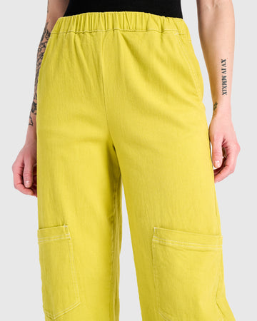 alembika-twill-papaya-relaxed-hose-marker-barrel-leg image 3