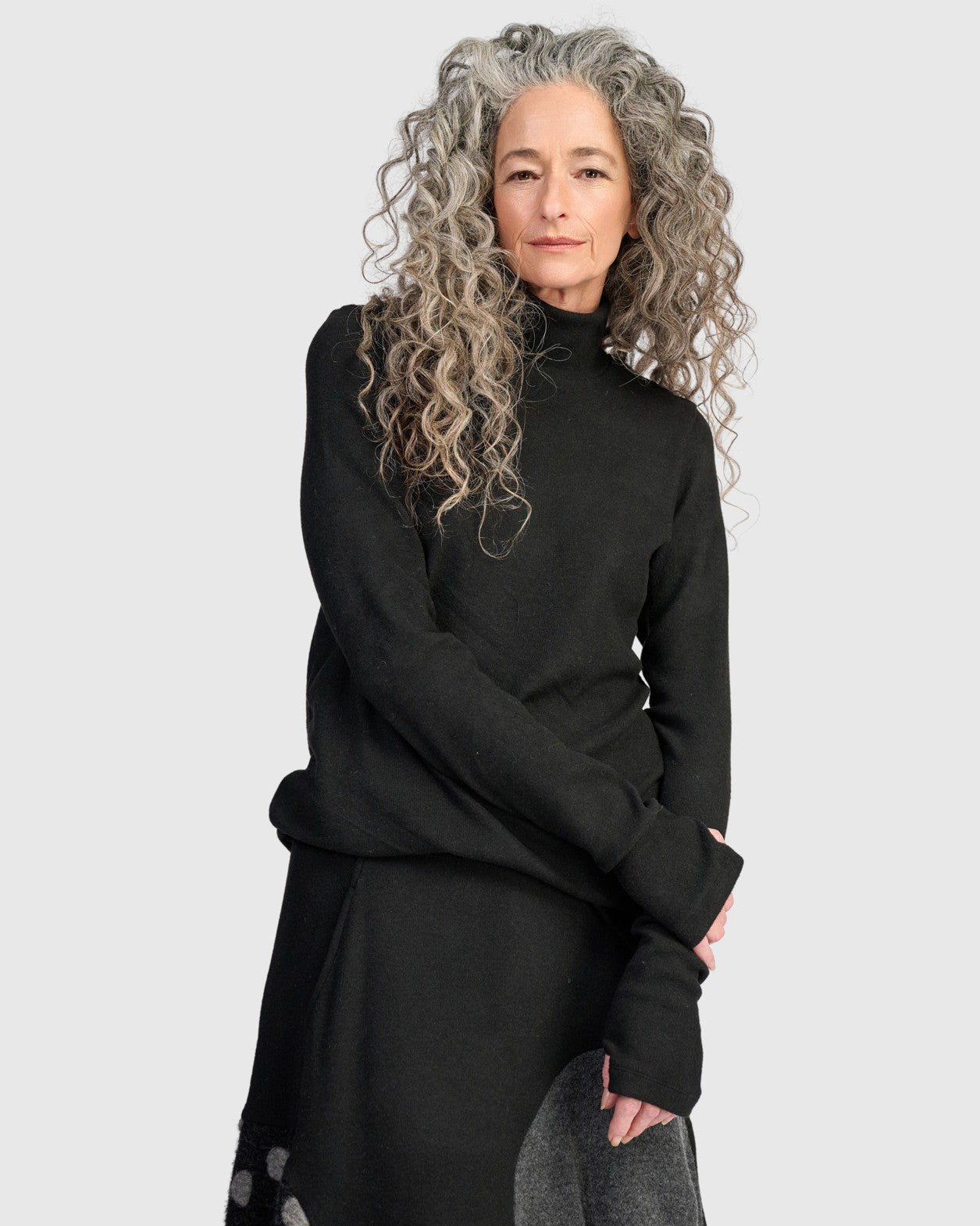 alembika-urban-plush-turtleneck-tunika-charcoal image 1