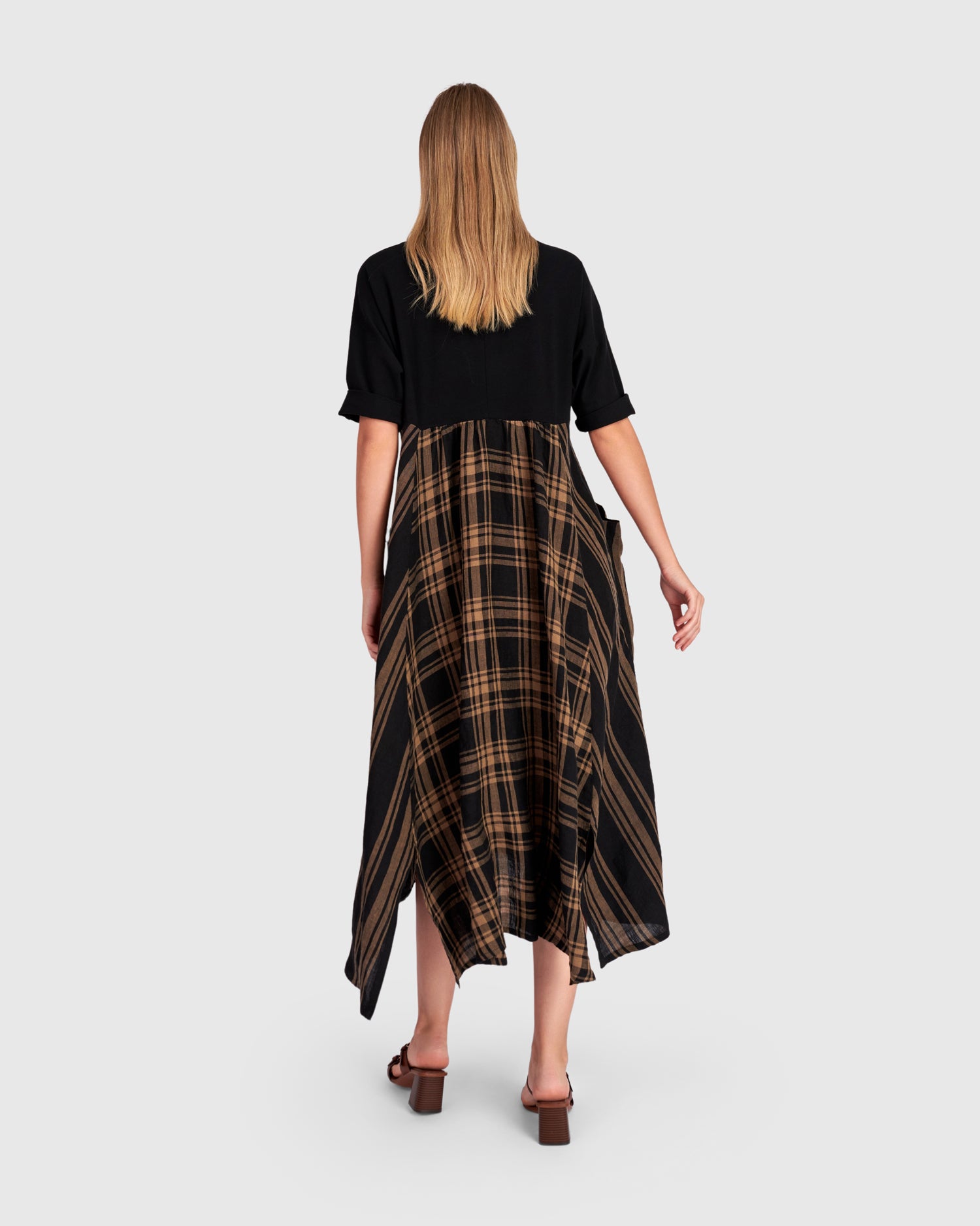 alembika-medjdool-maxi-dress-sd900t-black-sepia-plaid image 5