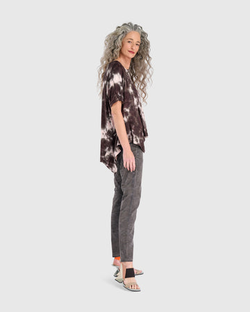 alembika-latte-flounce-t-shirt-braun-pink-tie-dye image 4