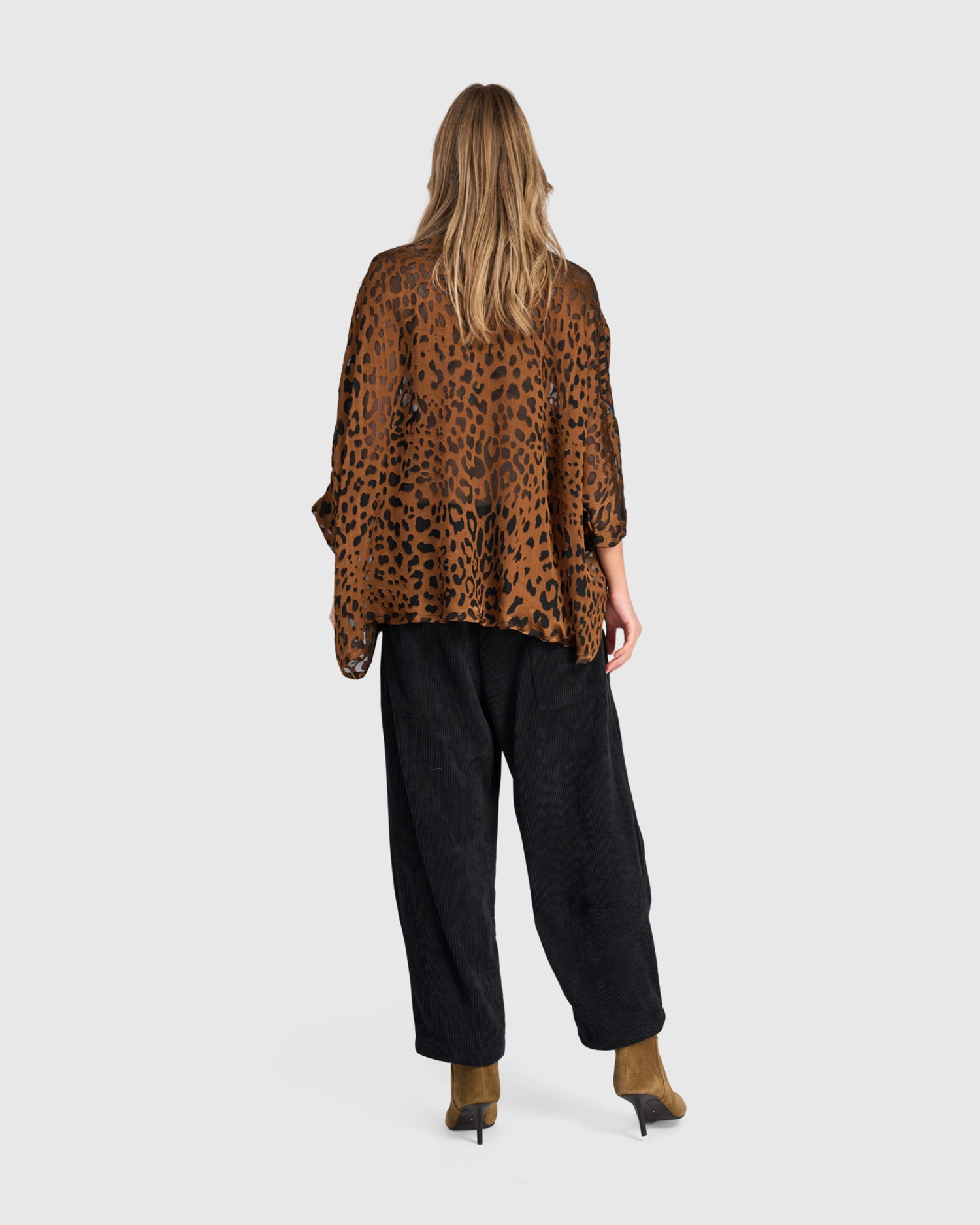 alembika-bodhi-draped-bluse-cognac-leopard image 5