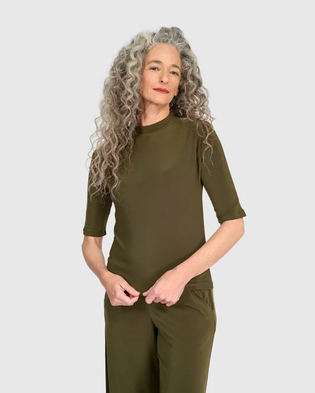 alembika-essential-slinky-mockneck-tee-khaki-damen-shirt image 1