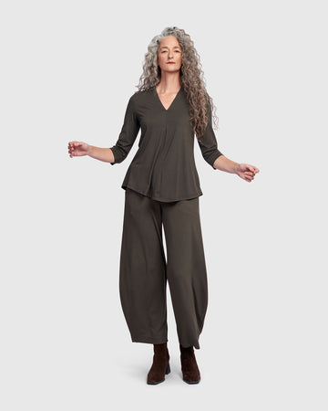 alembika-essential-v-neck-top-khaki image 2