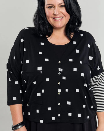 alembika-skylar-crop-cardigan-squares image 4
