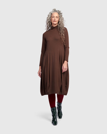 alembika-essential-turtleneck-cocoon-kleid-umber image 6