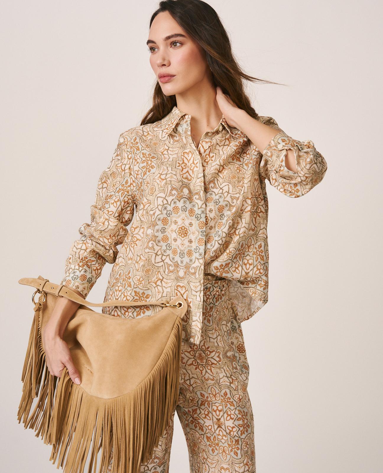 alma-en-pena-fringed-schultertasche-leder-in-arena image 2