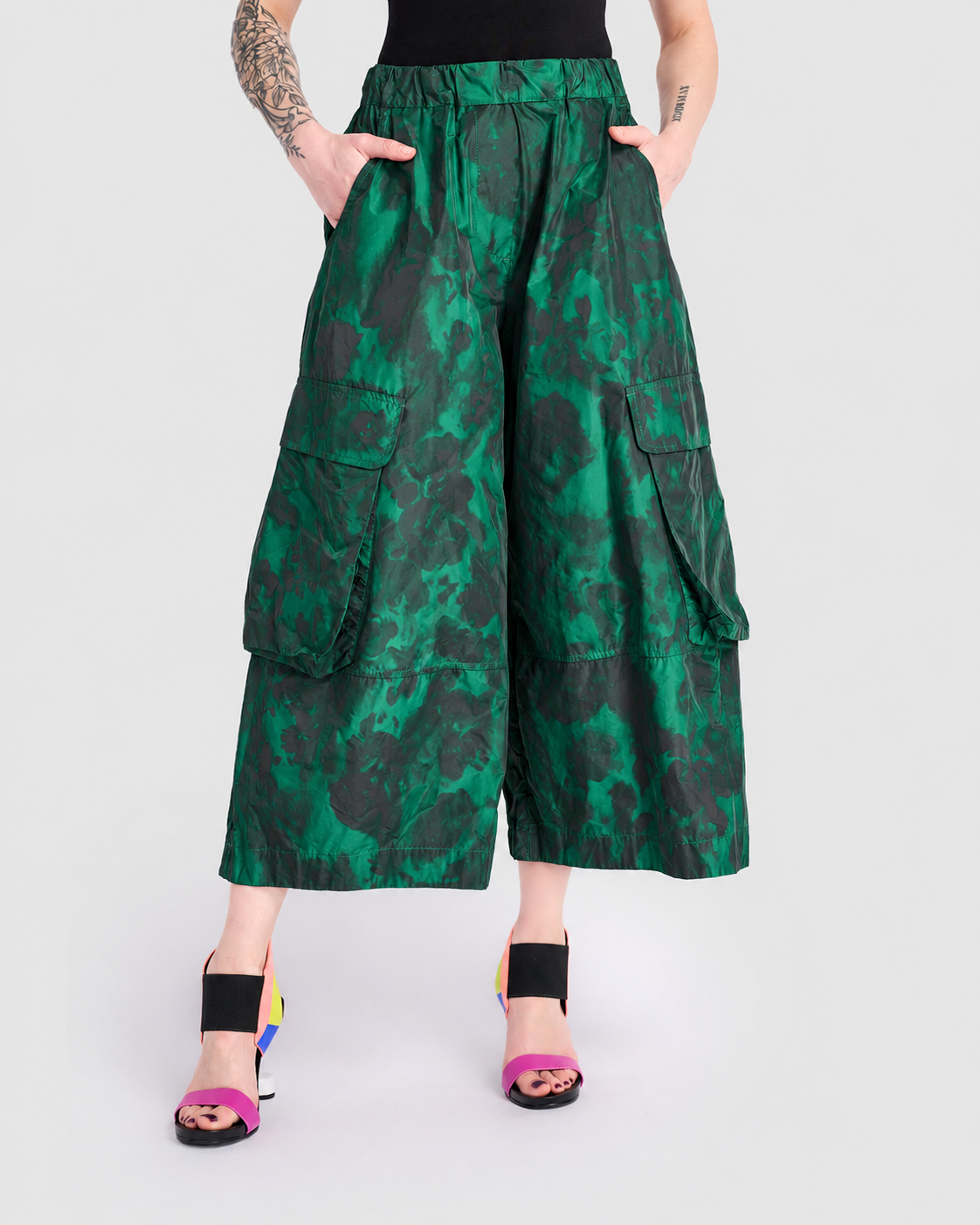 alembika-jacquard-wide-cargo-pants-emerald image 1