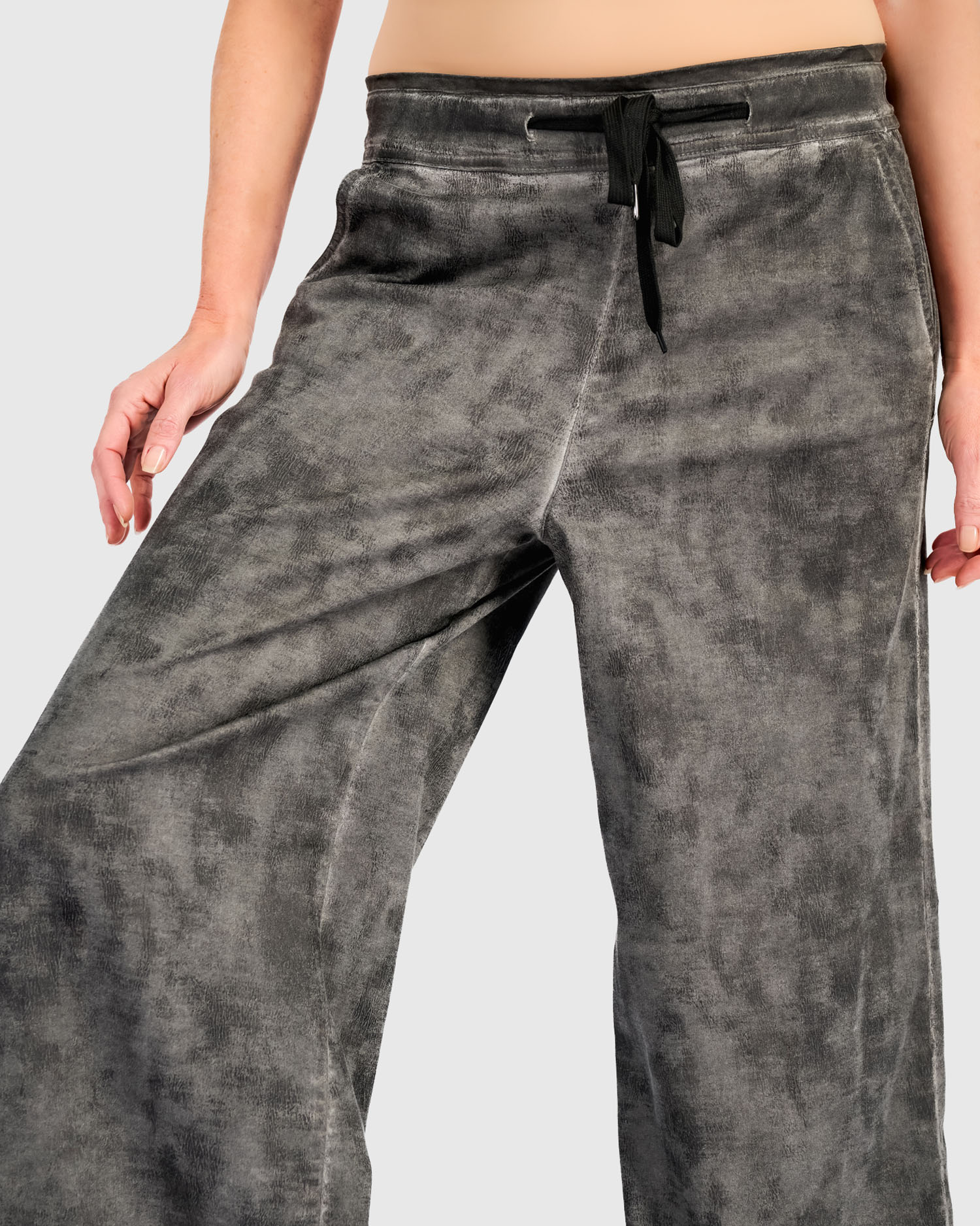 alembika-stone-wash-wide-leg-stretch-jeans-smoke image 2