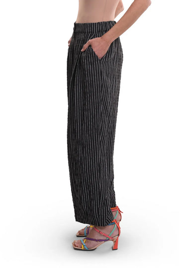 alembika-sp130p-pinstripe-pants-black-hose-mit-b-gelfalte image 4