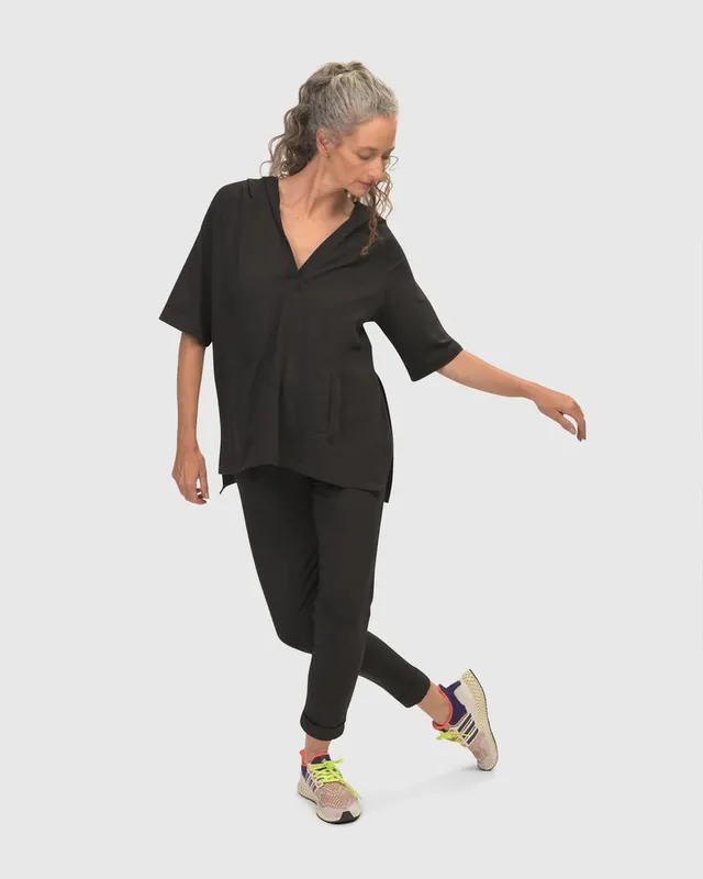 alembika-inhale-hooded-hi-lo-tunika-top-solid-black image 1