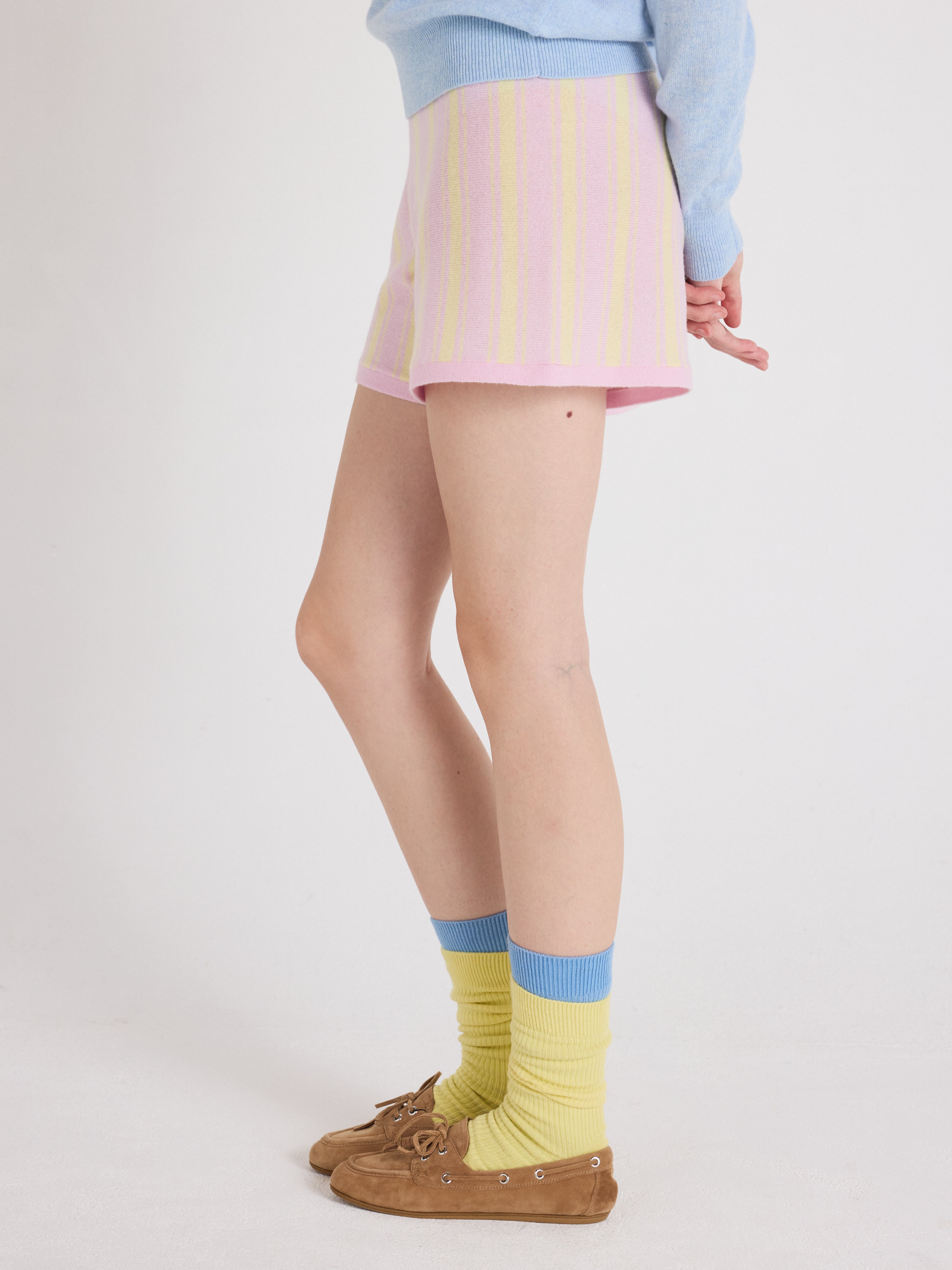 absolut-tyra-shorts-aus-kaschmir-stripes-lime-oversize image 3