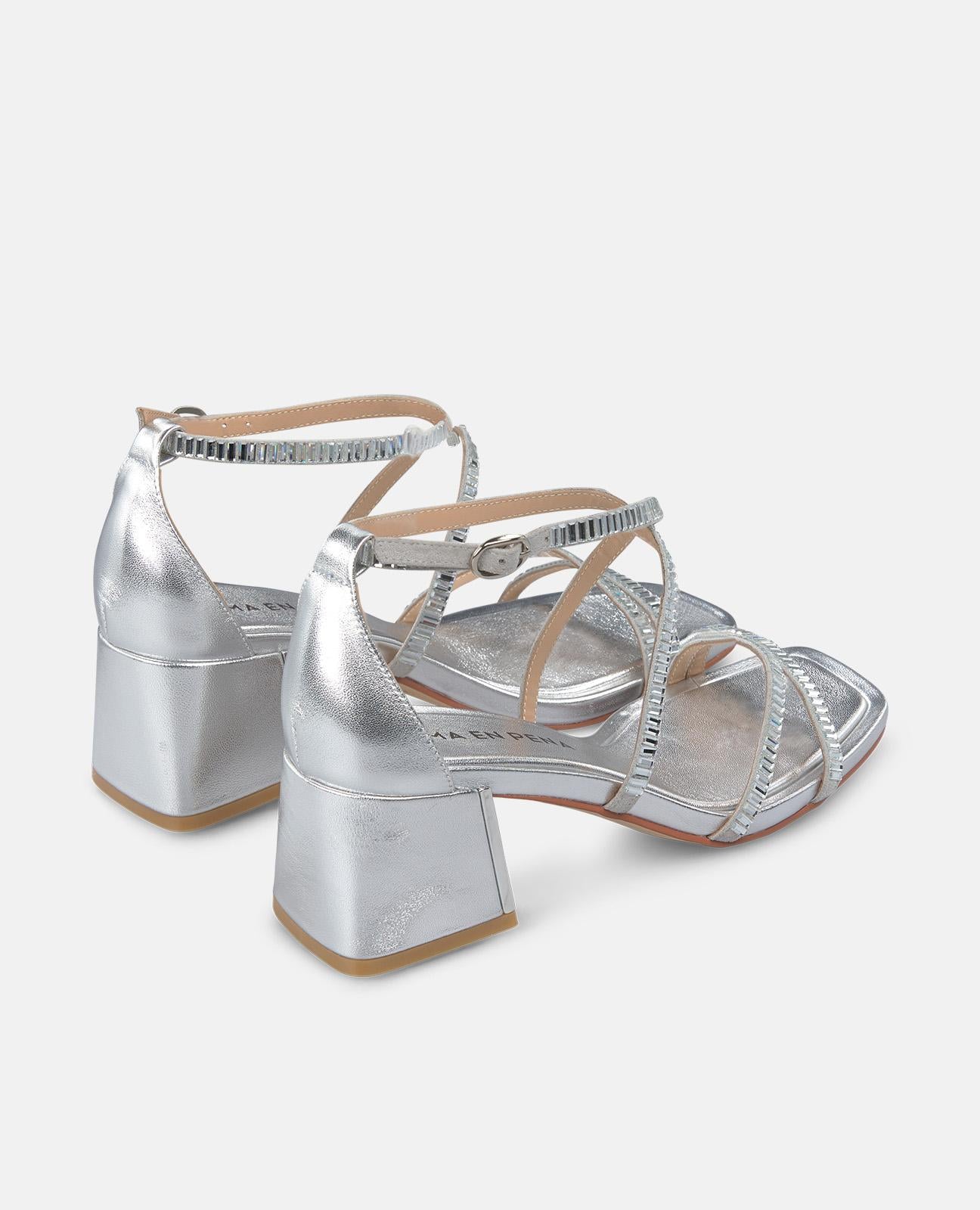 alma-en-pena-sandalen-mit-blockabsatz-und-kristall-riemen-silber-6-cm image 3