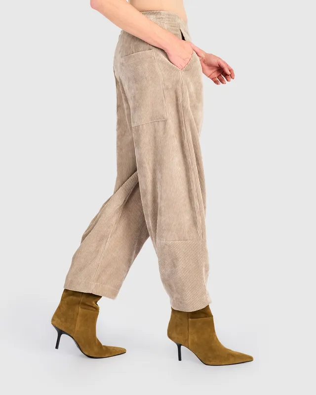 alembika-cord-lantern-pants-sand-ap701s-cordhose image 1