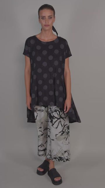 alembika-urban-hi-lo-top-circles-baumwoll-top-mit-taschen image 3