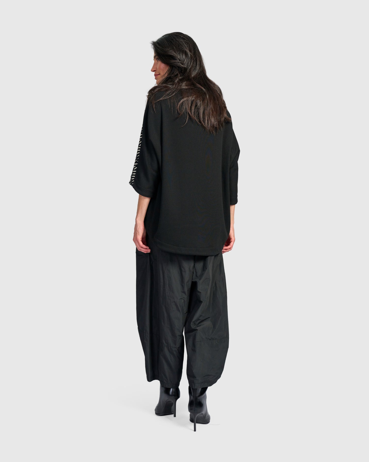 alembika-vertex-funnel-pullover-top-zebra image 4