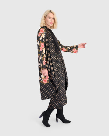 alembika-spritz-duster-black-bronze-dots-mantel image 4