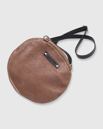 alembika-circle-canteen-tasche-holzbraun-leder image 4