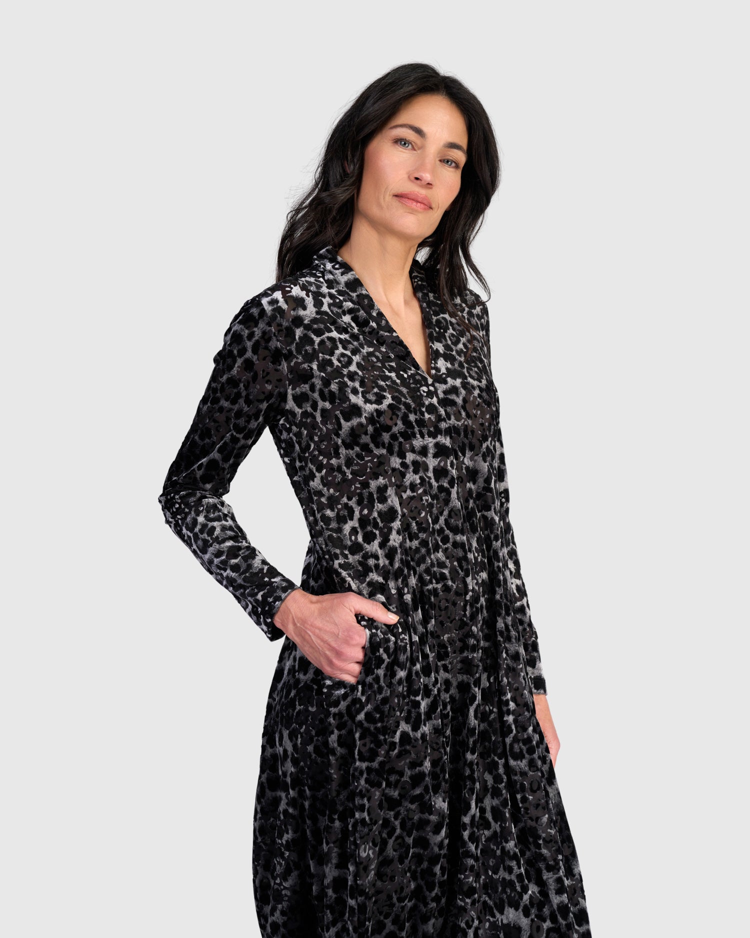 alembika-luminary-cocoon-kleid-pewter-leopard image 2