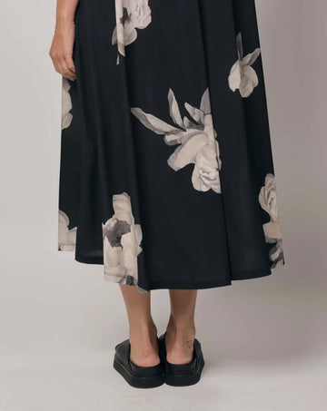 alembika-winslow-trapeze-kleid-roses-maxi image 7
