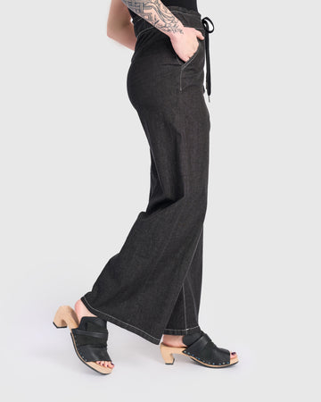 alembika-washed-wide-leg-stretch-jeans-jet image 5