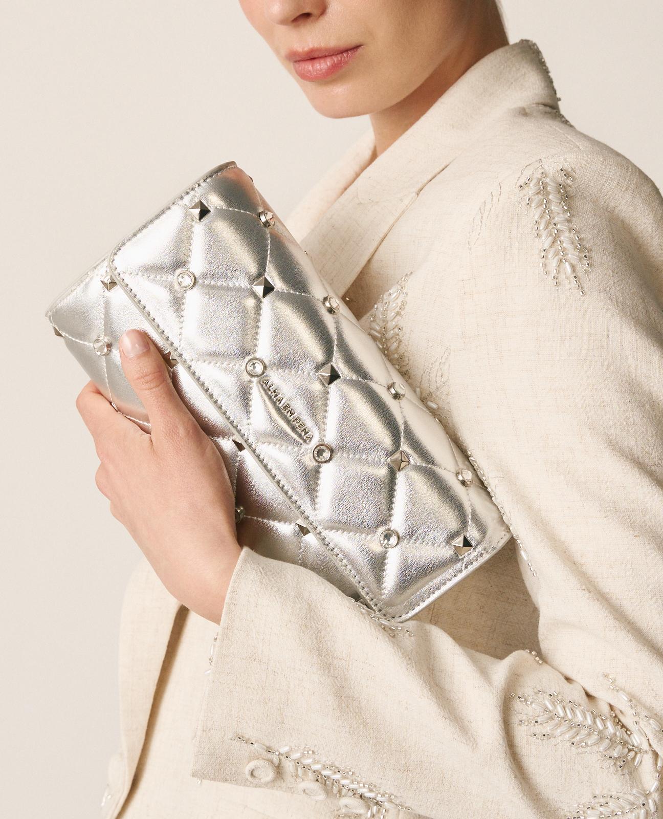 alma-en-pena-clutch-silber-mit-bunten-nieten image 2